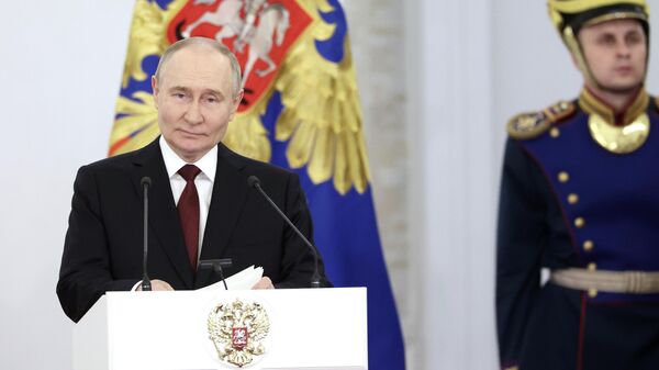 Президент России Владимир Путин на церемонии вручения Государственных премий России - Sputnik Литва