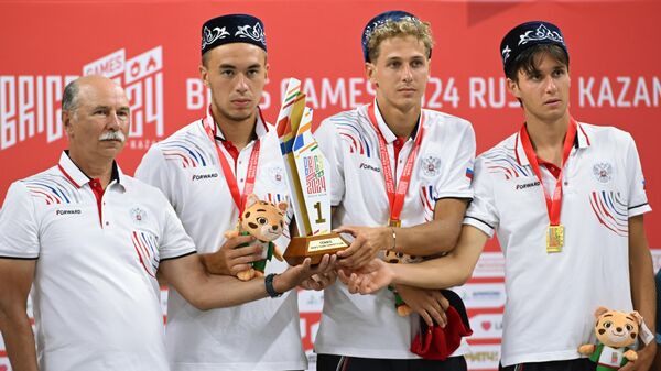 Игроки сборной России, завоевавшие золотые медали в соревнованиях по теннису на спортивных играх стран БРИКС - Sputnik Литва