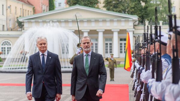 Президент Литвы Гитанас Науседа и король Испании Филипп VI  - Sputnik Литва