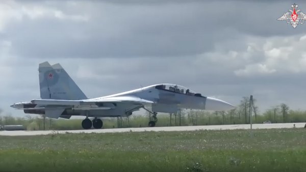 Истребители Су-30СМ патрулируют воздушное пространство в зоне спецоперации - Sputnik Литва