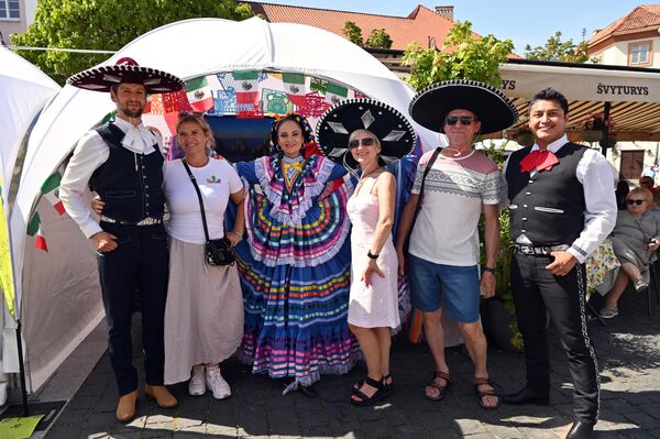 Литовские выходцы из далекой Мексики прибыли на юбилейный фестиваль. - Sputnik Литва