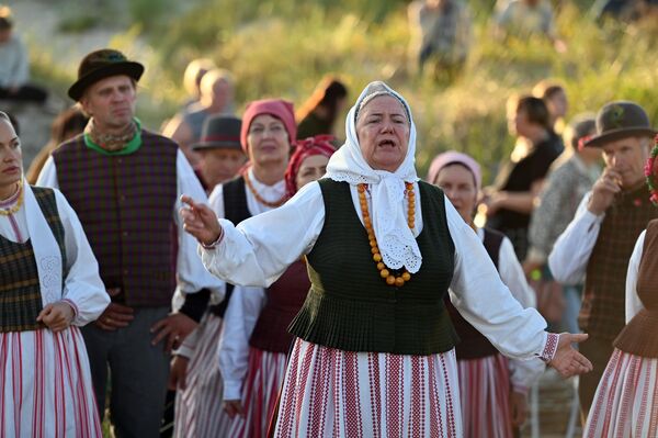 В ходе праздника во время торжественной церемонии чествовали рыбаков Швянтойи. - Sputnik Литва