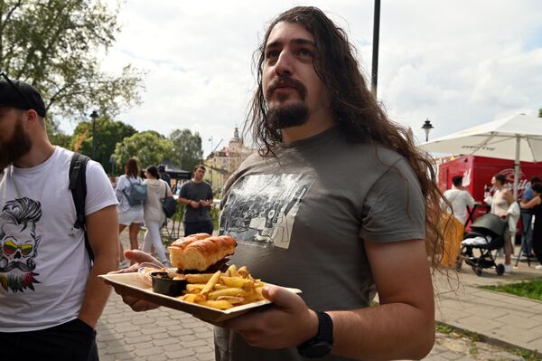 Фестиваль Burger Fest стали организовывать после того, как заметили, что современные производители изысканных гамбургеров стараются следовать принципам ответственной, максимально свежей и экологически чистой подачи продуктов питания. - Sputnik Литва
