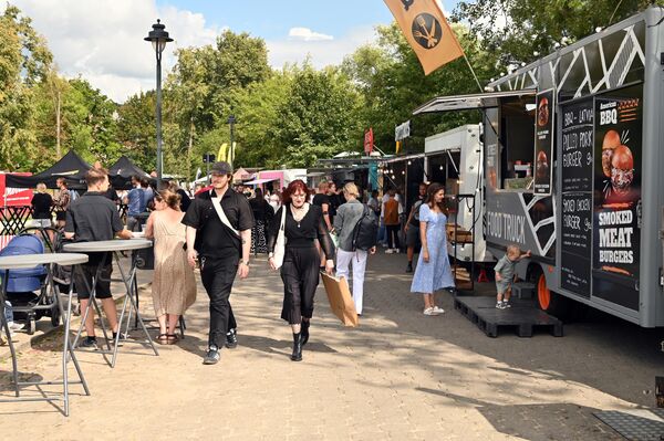 В Вильнюсе 7 августа прошел десятый фестиваль бургеров Burger Fest. - Sputnik Литва