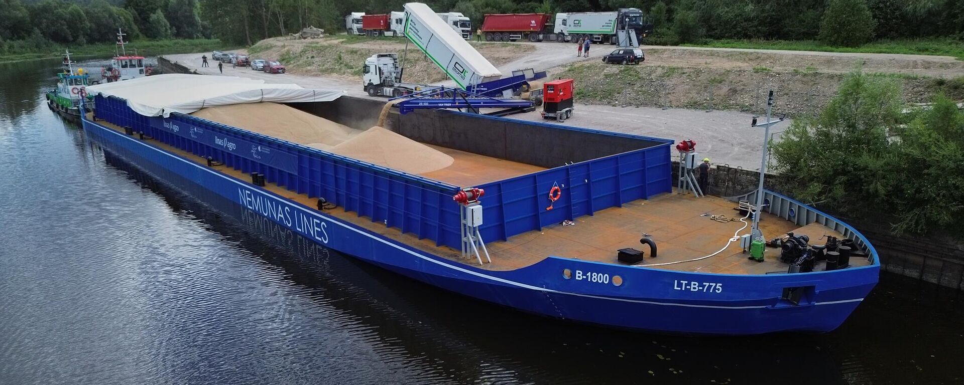 В Клайпедский порт впервые доставили груз зерна по реке Неман - Sputnik Литва, 1920, 08.08.2024