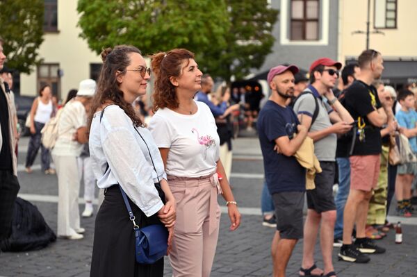 Музыкальный фестиваль &quot;Колоннада Ратуши&quot; (Rotušės kolonada) этим летом возвратился на одну из главных площадей столицы в четвертый раз. - Sputnik Литва