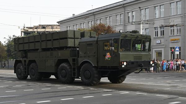 Реактивная система залпового огня (РСЗО) В-200 Полонез Вооруженных сил Белоруссии - Sputnik Литва