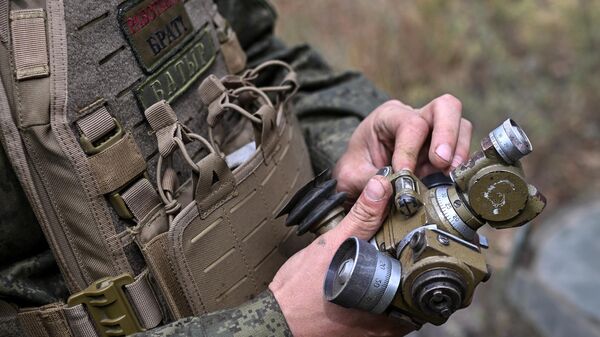 Российский военнослужащий в зоне СВО, архивное фото - Sputnik Литва