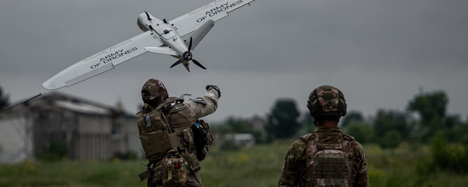 Военнослужащие ВСУ с дроном, архивное фото - Sputnik Литва, 1920, 26.08.2025