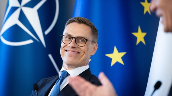 Президент Финляндии Александр Стубб и генеральный секретарь НАТО Йенс Столтенберг, архивное фото - Sputnik Литва