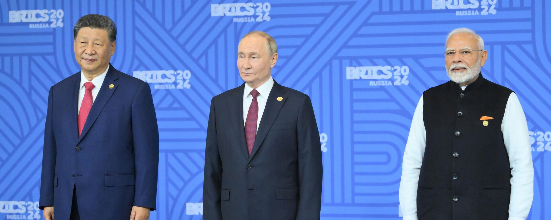 Председатель КНР Си Цзиньпин, президент России Владимир Путин и премьер-министр Индии Нарендра Моди - Sputnik Литва, 1920, 02.08.2025