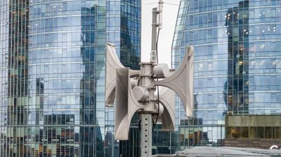 Громкоговорители системы оповещения и информирования населения в Вильнюсе, архивное фото