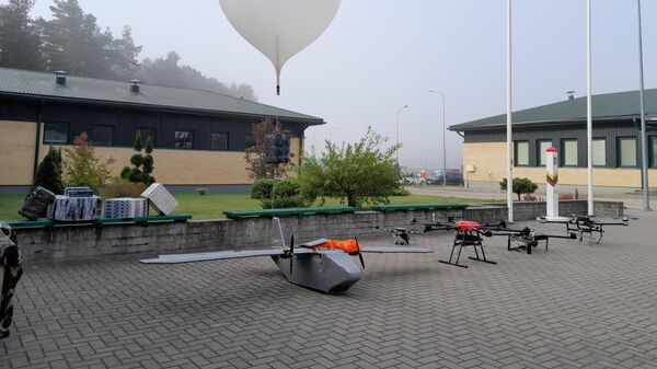 Дроны и метеозонд на литовской границе, архивное фото - Sputnik Литва