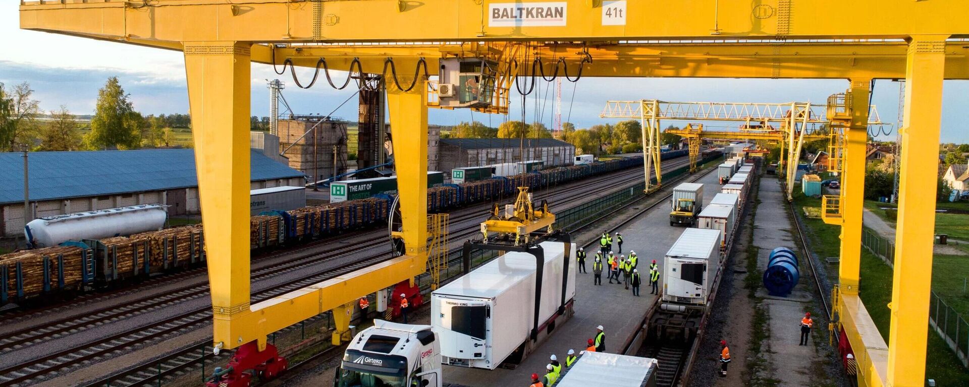 Грузовые поезда, архивное фото - Sputnik Литва, 1920, 13.12.2025