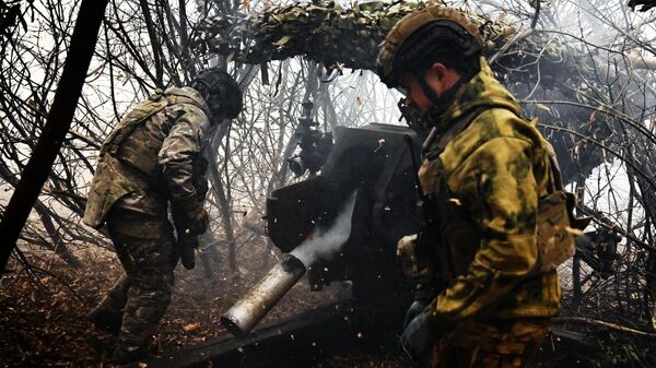 Артиллеристы ВС РФ за боевой работой - Sputnik Литва