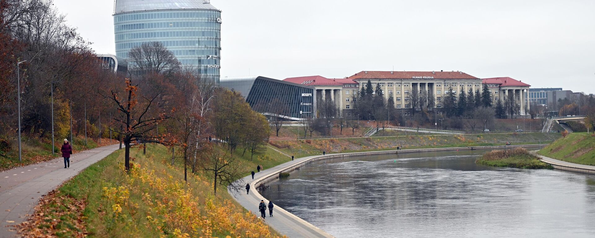 Поздняя осень в Вильнюсе  - Sputnik Литва, 1920, 19.11.2025
