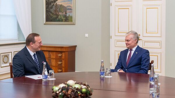 Глава МВД Литвы Владислав Кондратович и президент Литвы Гитанас Науседа, архивное фото - Sputnik Литва