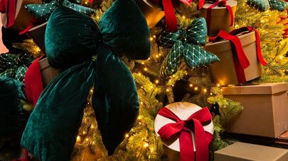 Рождественские украшения на елке