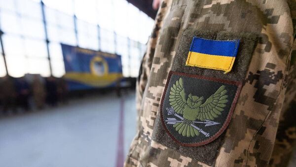 Шеврон на форме военного разведчика ВСУ, архивное фото - Sputnik Литва