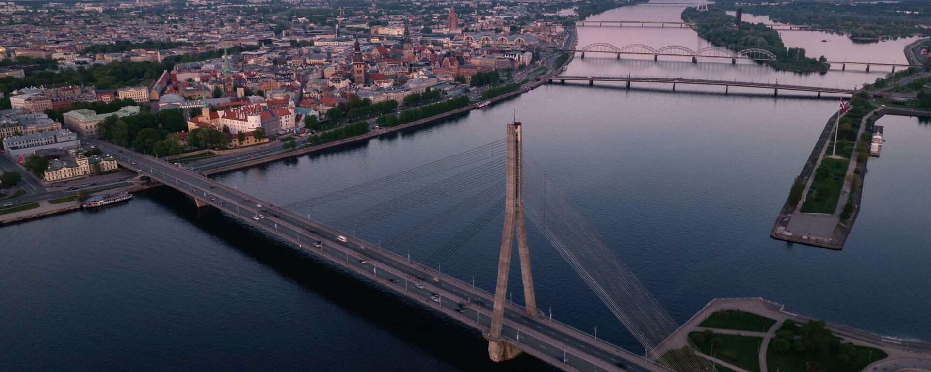 Вантовый мост в Риге, архивное фото - Sputnik Литва, 1920, 08.04.2026