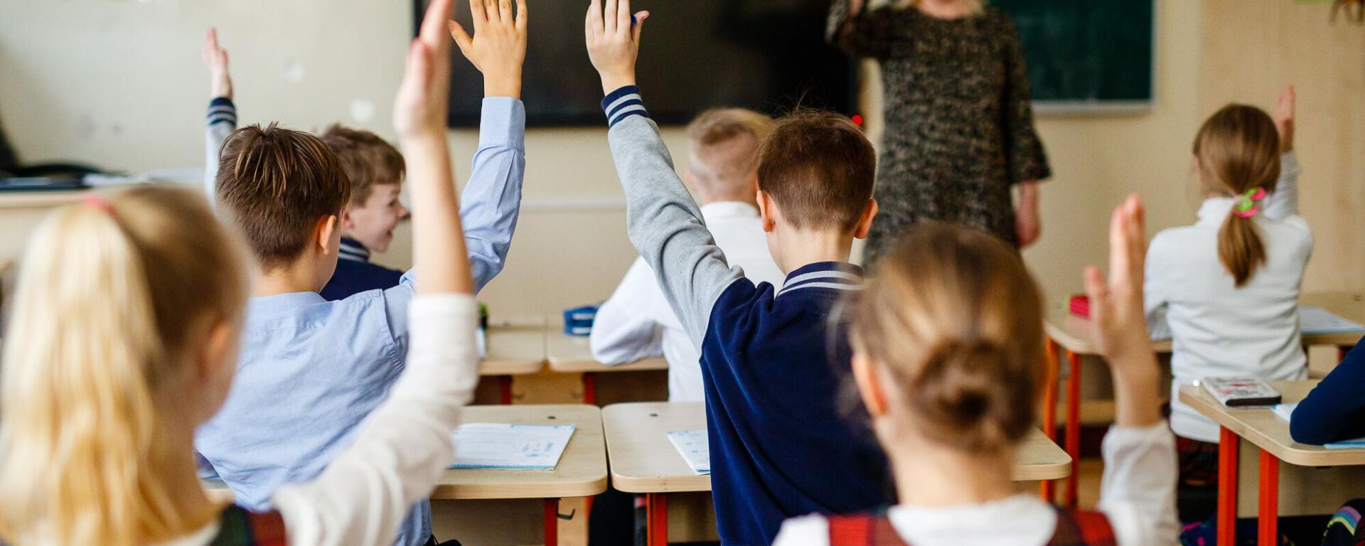 Урок в начальной школе, архивное фото - Sputnik Литва, 1920, 22.09.2025