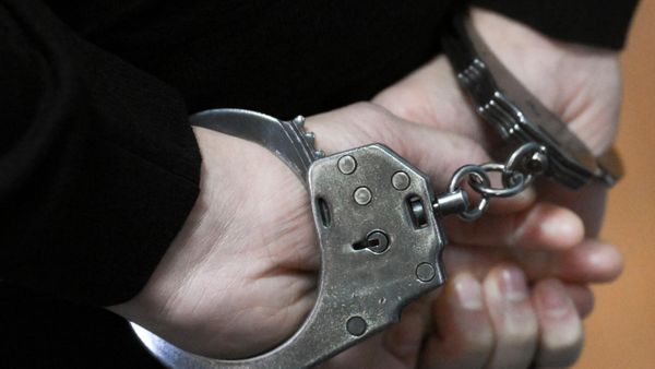 Человек в наручниках - Sputnik Литва