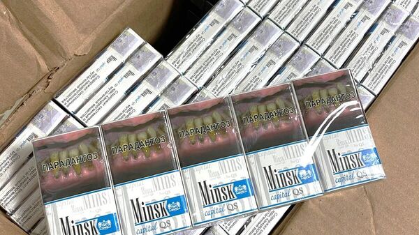 Груз контрабандных сигарет, который обнаружили литовские пограничники - Sputnik Литва