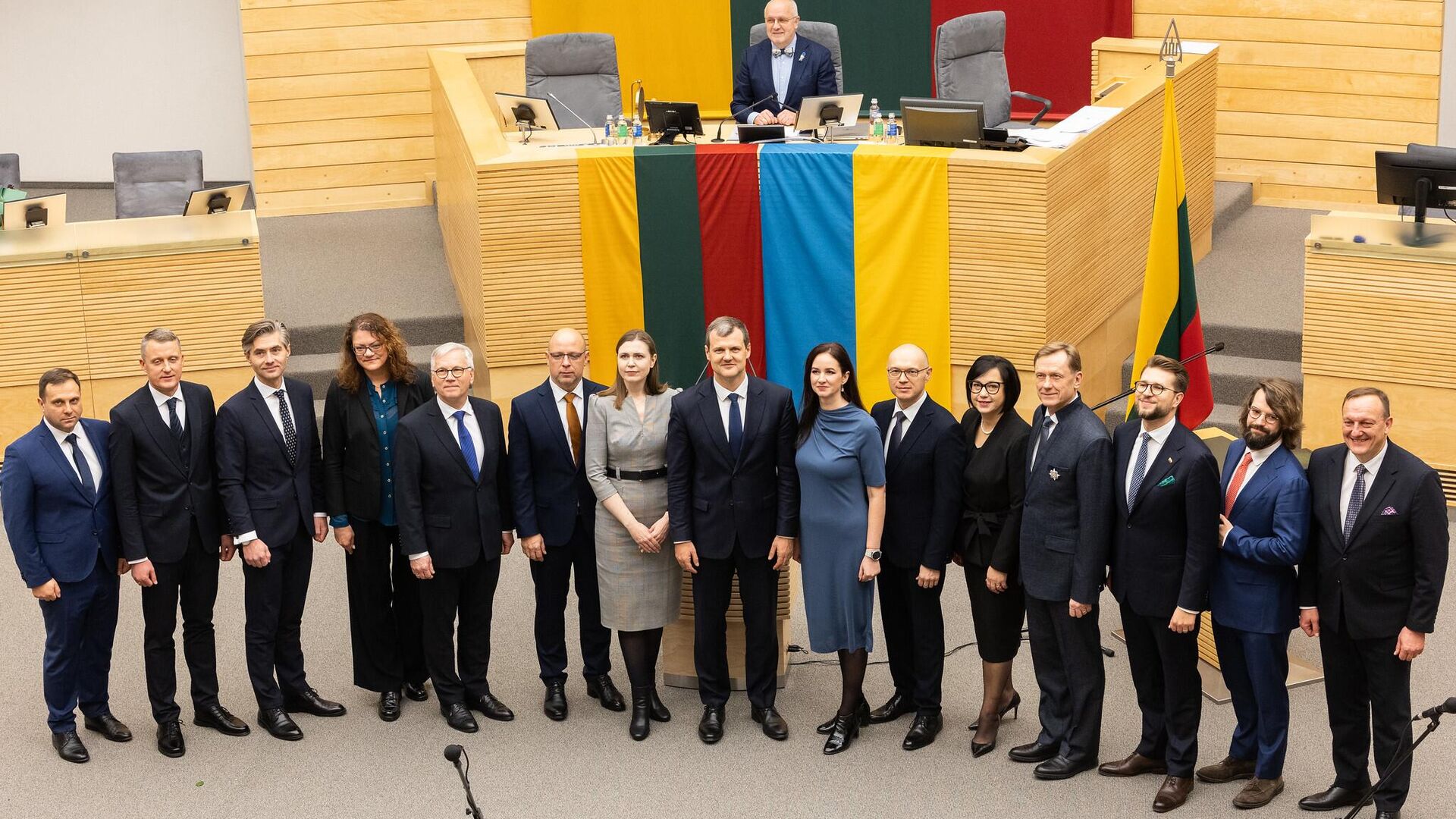 Премьер Литвы Гинтаутас Палуцкас и главы 14 министерств - Sputnik Литва, 1920, 13.12.2024