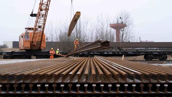 Рельсы для строительства железнодорожной магистрали Rail Baltica в Литве - Sputnik Литва