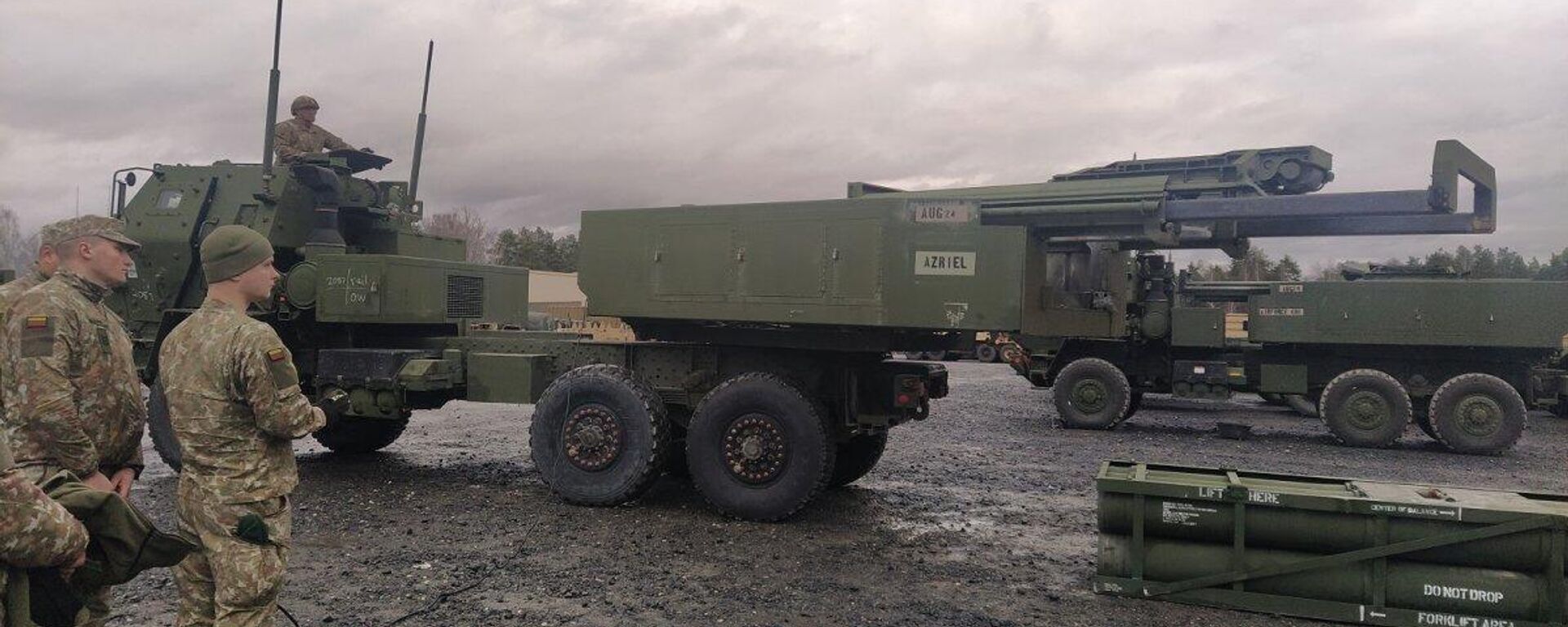 Литовские военные и обучаются управлению HIMARS  - Sputnik Литва, 1920, 30.04.2026