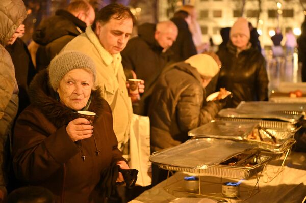 На фото: посетители праздника Хануки в Вильнюсе. - Sputnik Литва