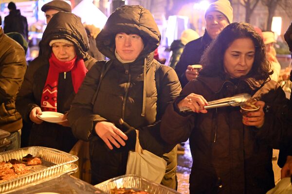 Праздник служит напоминанием о чуде, произошедшем при освящении иудейского Храма после победы армии еврейского полководца Маккавея над войсками царя Антиоха в 165 году до нашей эры. - Sputnik Литва
