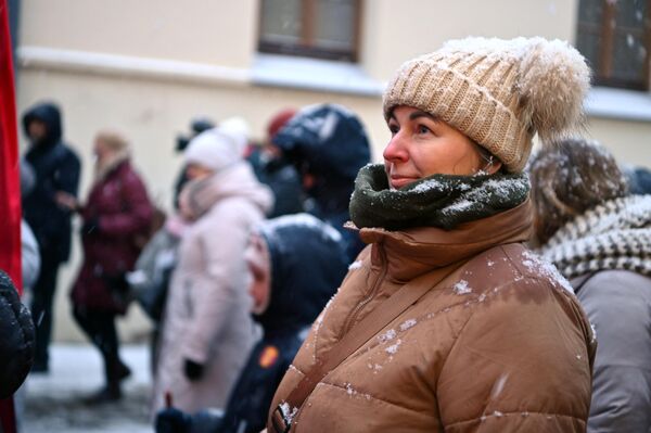 Театрализованное шествие всегда привлекает множество зрителей, многие хотят пройти вместе с волхвами по городу. - Sputnik Литва