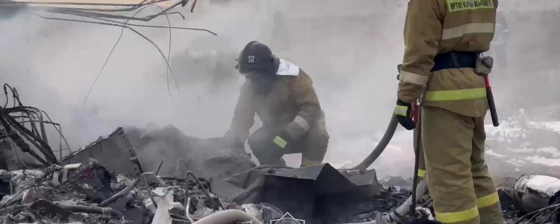 Крушение самолета в  Актау - Sputnik Литва, 1920, 04.02.2025