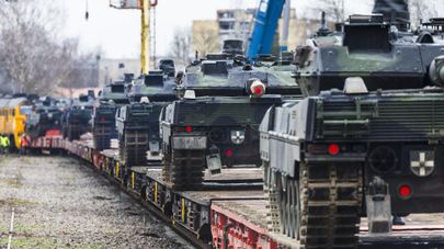 Перевозка танков по железной дороге в Литве