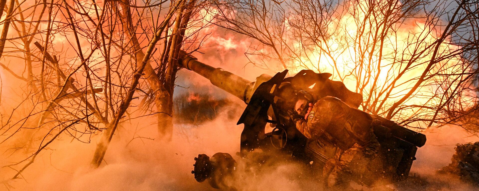 Работа артиллерийского расчета гаубицы Д-20 ВС РФ в Курской области - Sputnik Литва, 1920, 06.02.2025