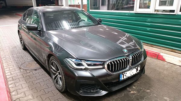 Автомобиль BMW 530D XDRIVE, задержанный литовскими пограничниками - Sputnik Литва