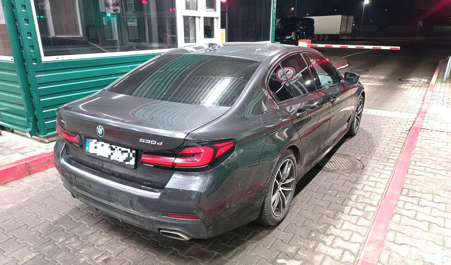 Автомобиль BMW 530D XDRIVE, задержанный литовскими пограничниками - Sputnik Литва, 1920, 27.02.2025