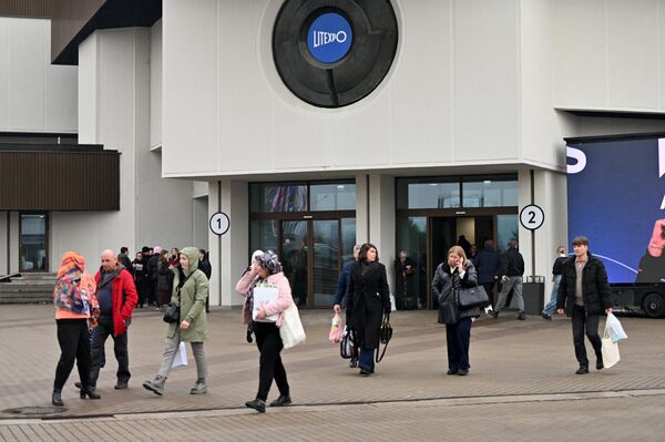 В Вильнюсе с 27 февраля по 2 марта проходит Международная книжная ярмарка. - Sputnik Литва