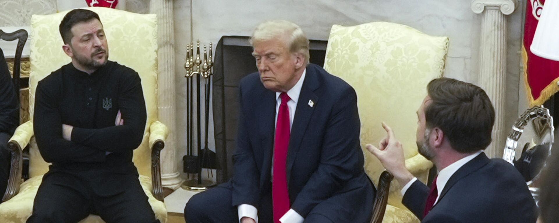 Президент США Дональд Трамп и вице-президент Джей Ди Вэнс во время переговоров с Владимиром Зеленским в Овальном кабинете Белого дома - Sputnik Литва, 1920, 04.03.2025