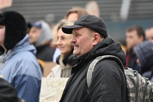 Акция протеста в Вильнюсе против повышения стоимости проезда в общественном транспорте  - Sputnik Литва