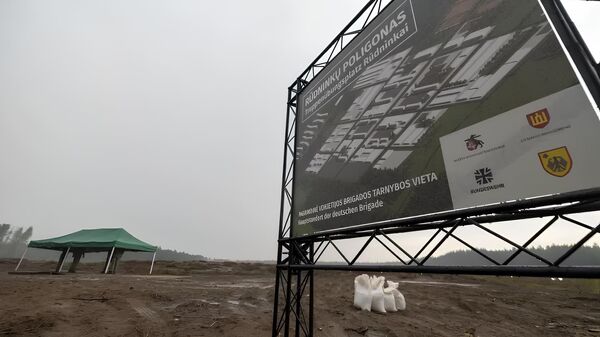 Строительство военного городка для немецкой бригады на территории полигона Руднинкай - Sputnik Литва