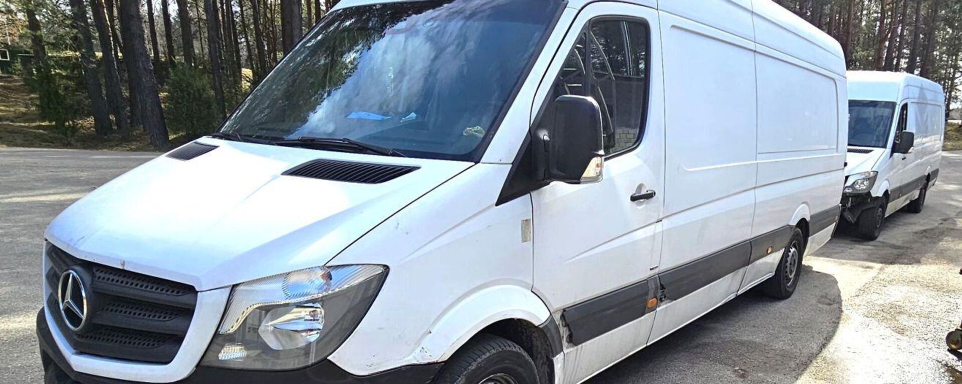Автомобиль Mercedes Benz Sprinter, задержанный литовскими пограничниками - Sputnik Литва, 1920, 02.04.2025