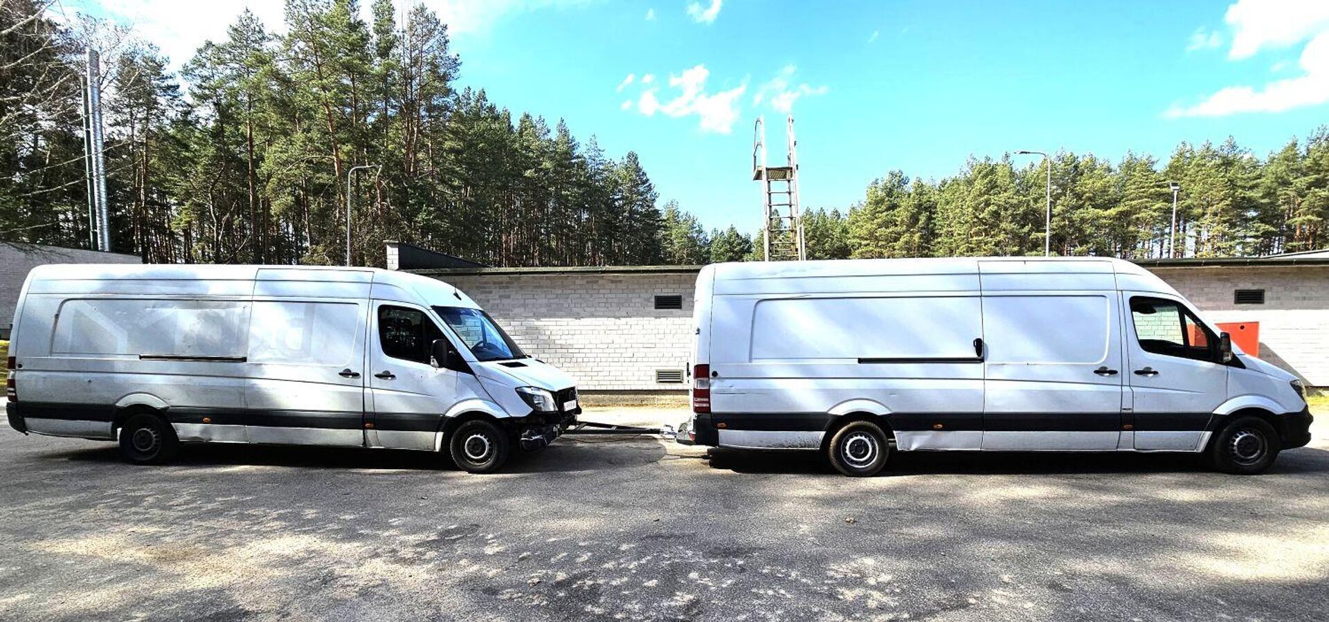 Автомобили Mercedes Benz Sprinter, задержанные литовскими пограничниками Автомобили Mercedes Benz Sprinter, задержанные литовскими пограничниками - Sputnik Литва, 1920, 01.04.2025