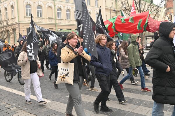 После приветствия филологов наступает вечерняя часть мероприятия – концерт.  - Sputnik Литва
