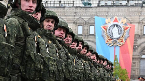 Военнослужащие - участники СВО на военном параде на Красной площади в честь 79-летия Победы - Sputnik Литва