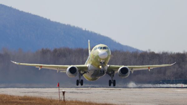 Полностью импортозамещенный SJ-100 (Суперджет) c российскими двигателями ПД-8 - Sputnik Литва