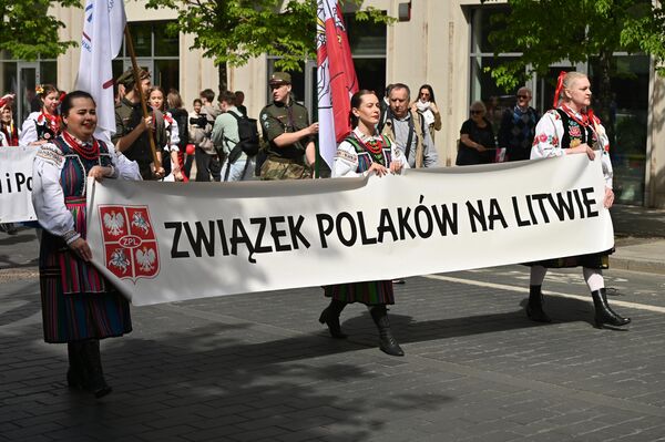 В мероприятии участвовали представители посольства Польши, польских общественных организаций, политики, а также представители польских образовательных учреждений. В мероприятии участвовали представители посольства Польши, польских общественных организаций, политики, а также представители польских образовательных учреждений. - Sputnik Литва
