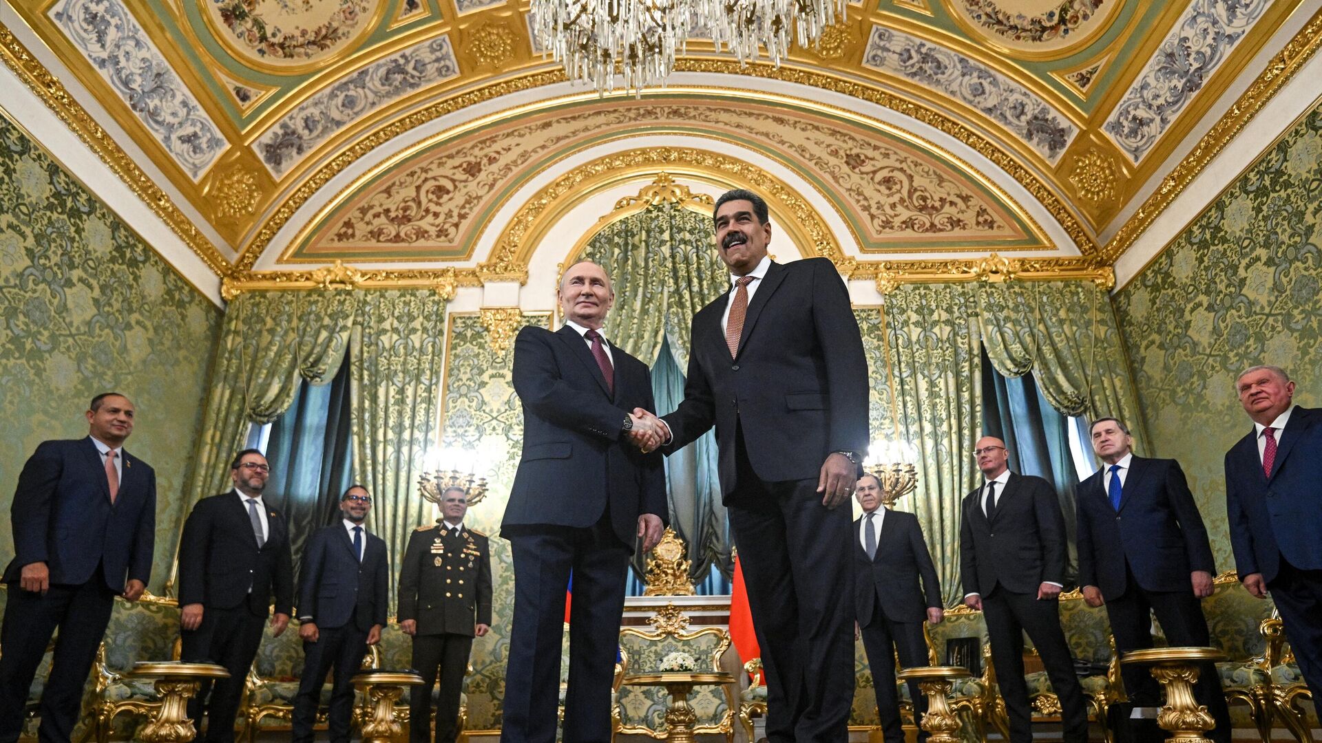 Встреча президента РФ Владимира Путина и президента Венесуэлы Николаса Мадуро Встреча президента РФ Владимира Путина и президента Венесуэлы Николаса Мадуро - Sputnik Литва, 1920, 07.05.2025