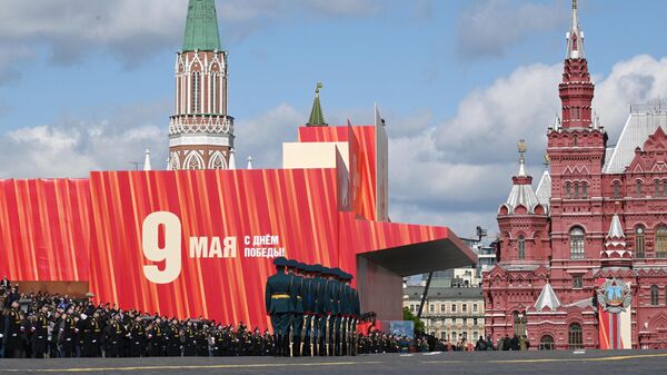 Военнослужащие роты почетного караула на Красной площади в Москве на военном параде, посвященном 80-летию Победы в Великой Отечественной войне - Sputnik Литва